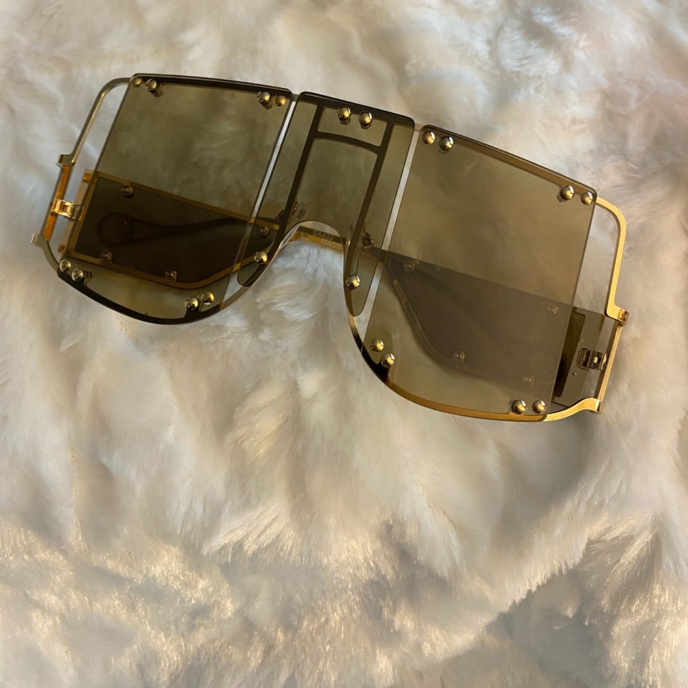 Oversized Frames - image 3